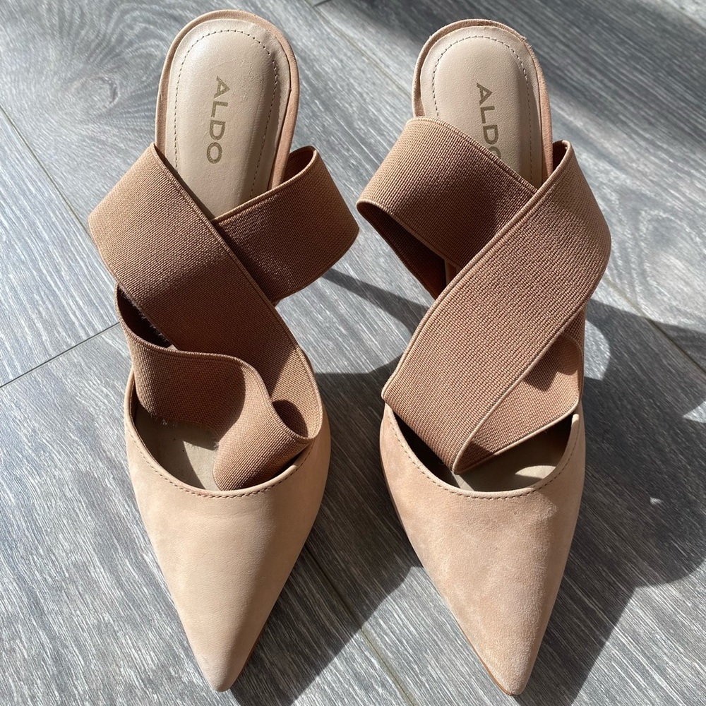 ALDO - Pointed Toe Heels with Crossover Elastic Straps in Tan/Beige - Size 6.5